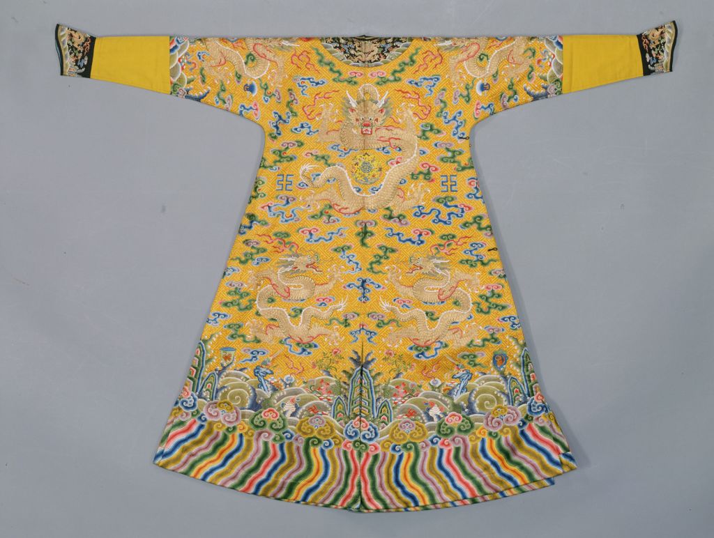 图片[2]-Yellow Yarn Embroidered Colorful Cloud Golden Dragon Single Dragon Robe-China Archive